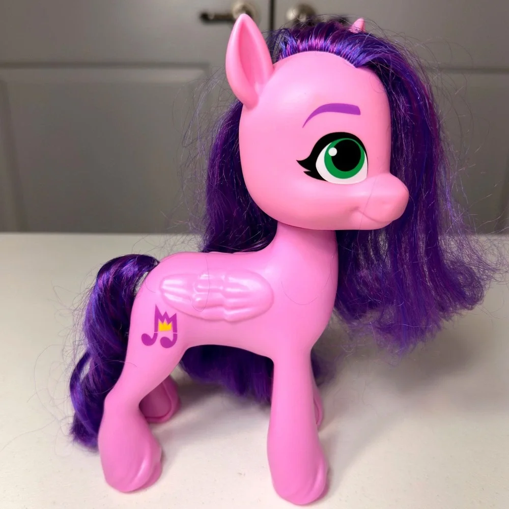 Hasbro My Little Pony Princess Pipp Petals G5 Pink Pegasus Figure 8 Inch